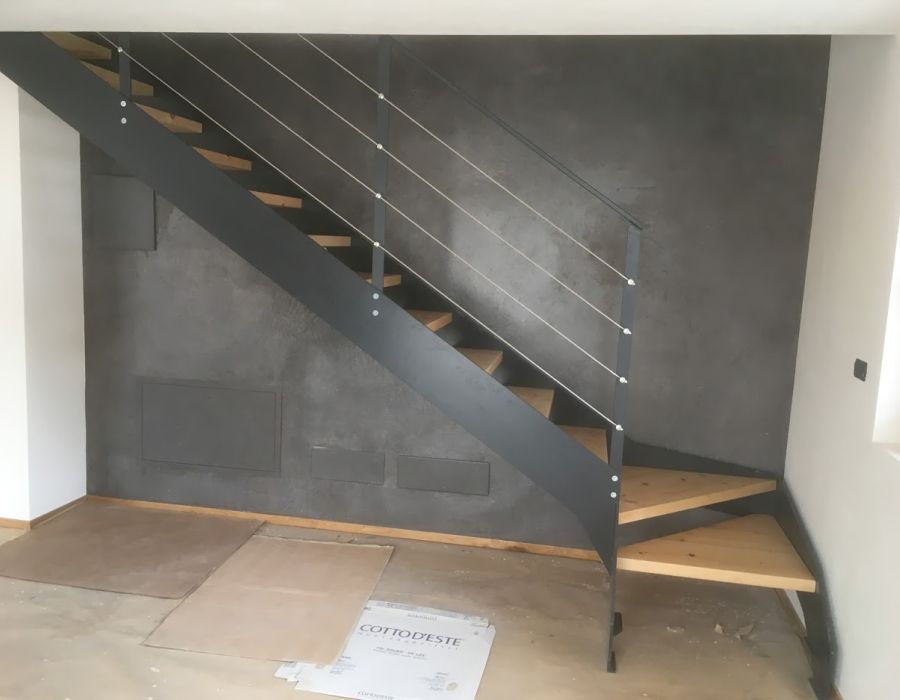 scala interna in ferro e legno